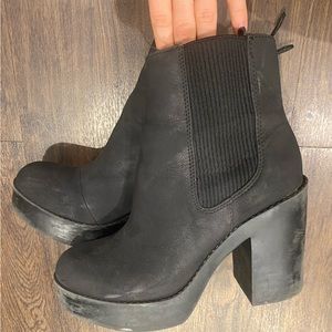 Heeled ankle booties